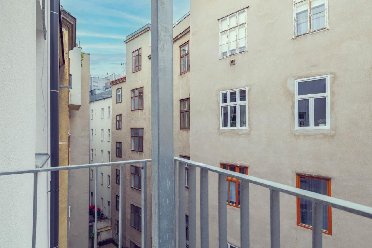 The 77 Berta Lägenhet Wien Exteriör bild